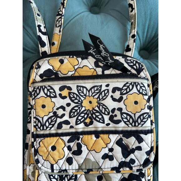 Vera Bradley Floral quilted wallet-crossbody- wristlet - Picture 2 of 9